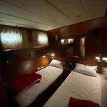 船屋 Delphin 4 Odysea It