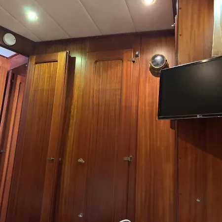 Delphin 4 Odysea It * סנרמו