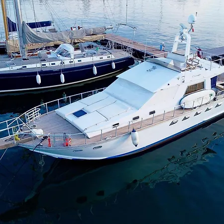 ספינת מלון Delphin 4 Odysea It