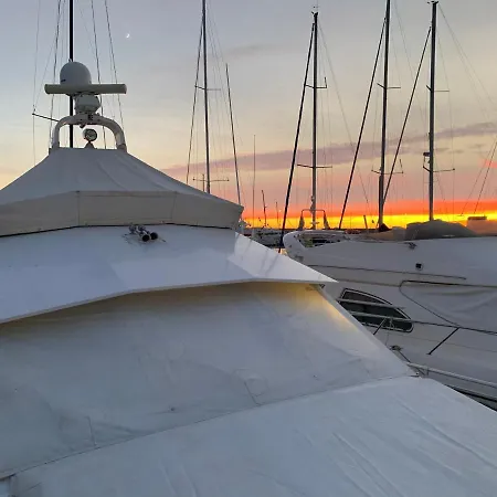 Båthotell Delphin 4 Odysea It *