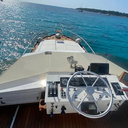 Botel Delphin 4 Odysea It *