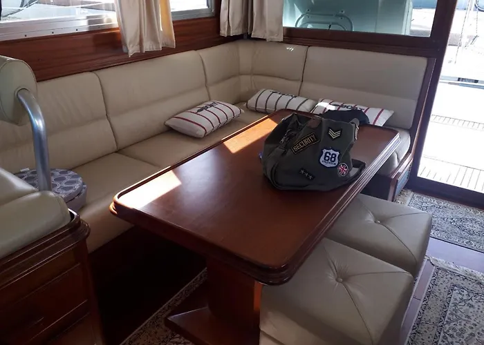 Delphin 4 Odysea It Botel